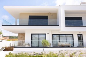 Encanto da Foz : T3 avec piscine privée, près de la plage et du lagon. Confort, intimité et emplacement idéal pour des vacances à Foz do Arelho.