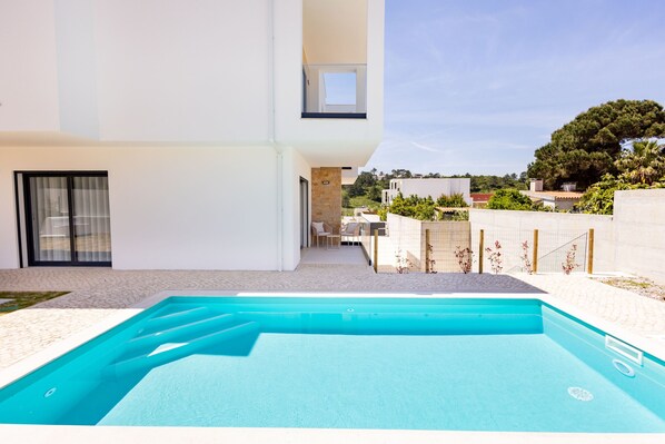 Encanto da Foz : T3 avec piscine privée, près de la plage et du lagon. Confort, intimité et emplacement idéal pour des vacances à Foz do Arelho.