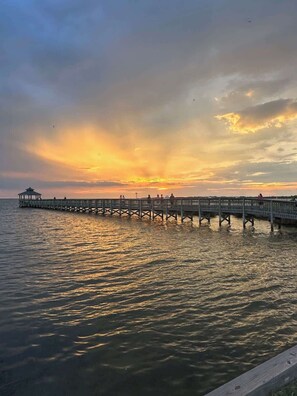 AMAZING SUNSETS! Bay Street Gazebo - Soundside and steps from the house!