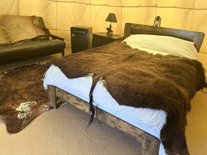 Tipi20Buffalo20Inside20Bed