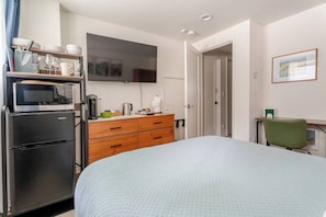 Kitchenette, 4K Roku TV, dresser with extra storage for your convenience.