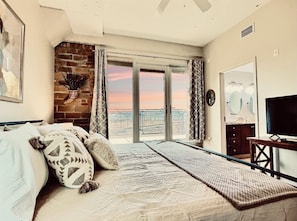 Golden hour magic meets modern comfort. Enjoy a romantic sunset toast from the comfort of your bed with views that inspire.