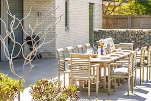 Heath House, Thorpeness: Outside dining area with seating for ten guests