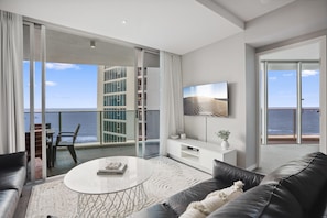 Spacious living area overlooking the ocean