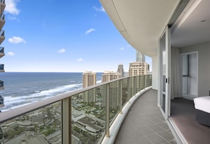 Refreshing scenery in the balcony area with the ocean and the city views