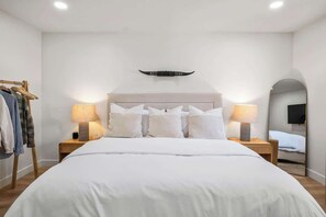 Cloud-Like Bed for the Amazing Rest