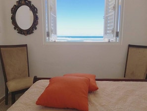 Stay here! Master Room with beach view!