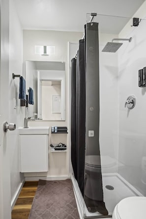 Another photo of the bathroom in the cabins