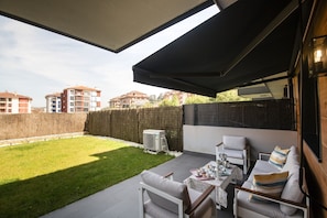BBQ facilities,Garden,Balcony/Terrace