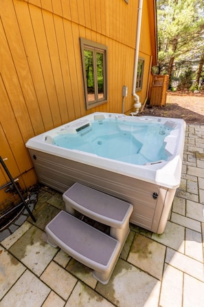 4- person hot tub!