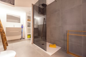 Bath (2)
