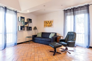Room (1)