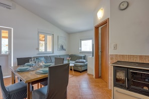 Salon et salle Ă manger