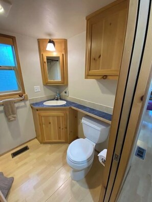 Bathroom (1)
