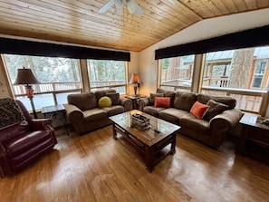 Living Room (2)