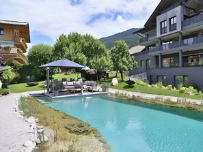 Holiday Home Swimming Pool