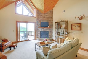 Living Room | Free WiFi | Central A/C & Heat | Smart TV | 1st Floor