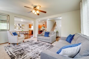 Living Room | 1st Floor | Gas Fireplace | Central Heating | Flat-Screen TV