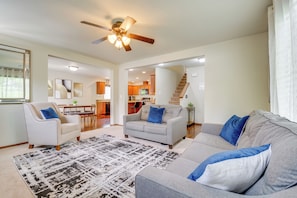 Living Room | 1st Floor | Gas Fireplace | Central Heating | Flat-Screen TV