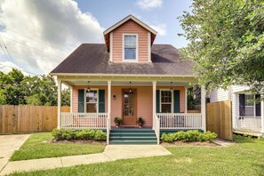 Property Exterior | Single-Story Home | Keyless Entry
