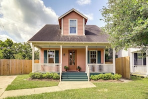 Property Exterior | Single-Story Home | Keyless Entry