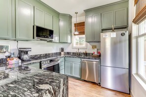 Kitchen | Central A/C & Heat | Drip Coffee Maker