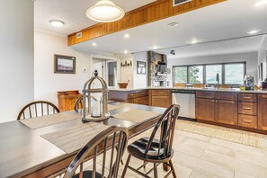 Dining Area | Free WiFi | Single-Story Unit