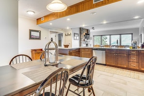 Dining Area | Free WiFi | Single-Story Unit