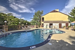 Windswept Condominiums Amenities | Outdoor Pool