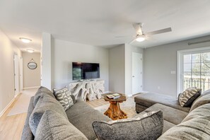 Living Room | Smart TV | Central Air Conditioning/Heat | 2nd Floor