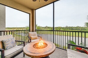 Screened Balcony | 3rd-Floor Unit | Golf Course & Lake View