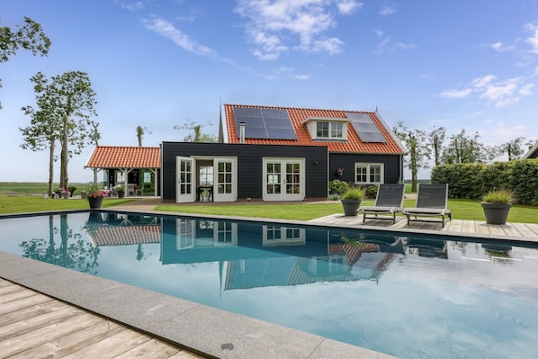 Holiday Home Swimming Pool
