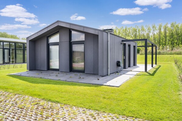 Außenseite Ferienhaus [Sommer]