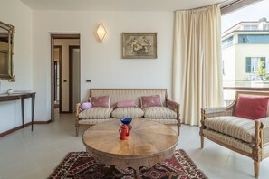 Autumn, Living Room, Spring, Summer
