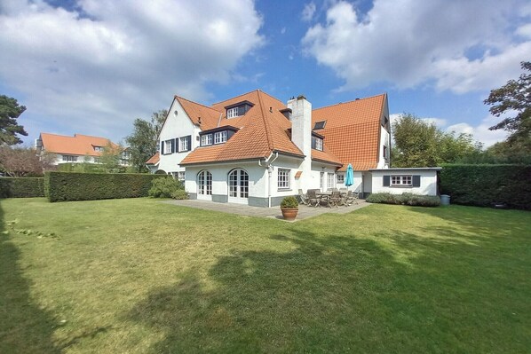 Holiday Home Exterior [summer]