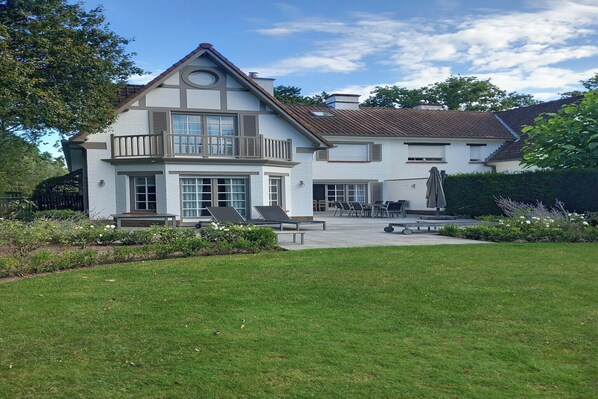 Holiday Home Exterior [summer]