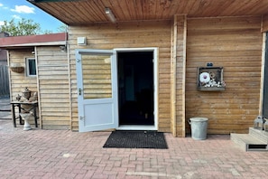 Entrance / Reception