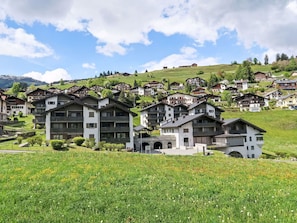 Building, House, Residential Area, Home, Architecture, Human Settlement, Rural Area, Village, Cottage, Slope