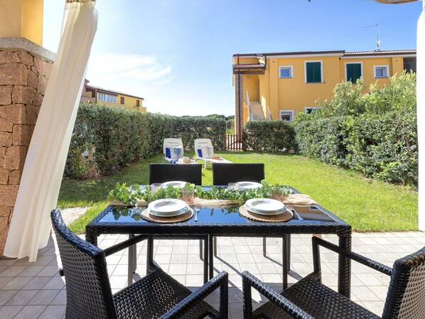 Shrub, Residential Area, Home, Estate, Garden, Lawn, Landscaping, Yard, Mansion, Villa
