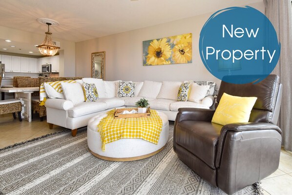 Sterling Shores 302 - Living Area