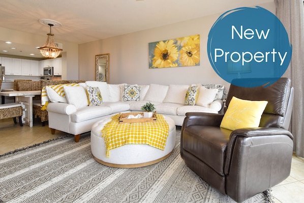 Sterling Shores 302 - Living Area
