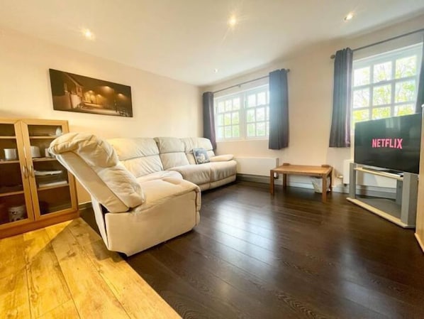 Living Room / Lounge