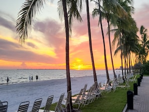 Where the Sky meets the Horizon — Pure Paradise at Seaside Resort 507