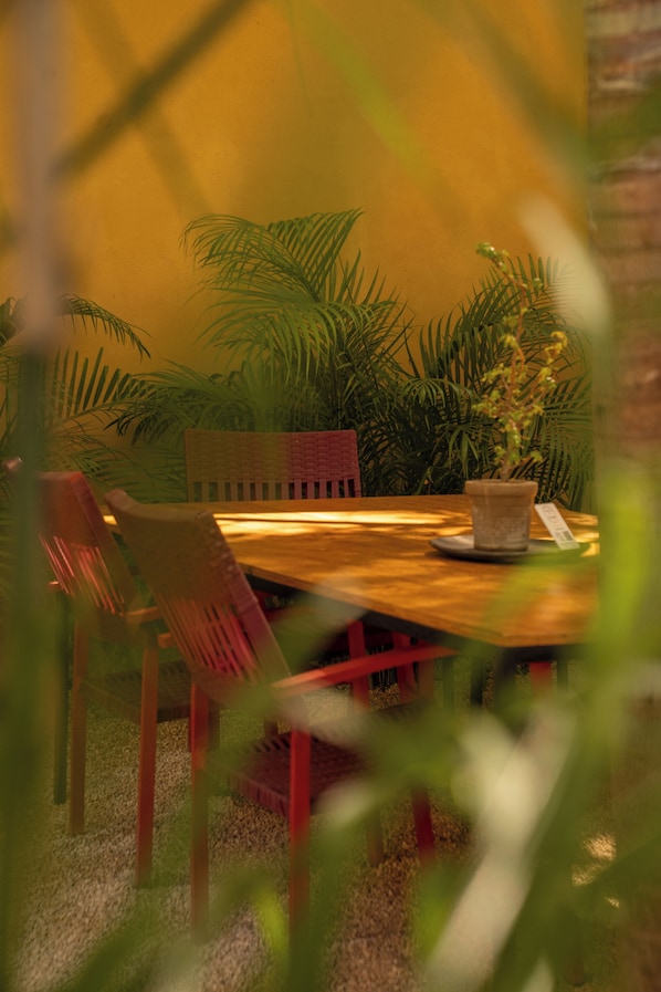 Outdoor dining