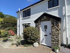 The entrance way at Mill House from the driveway