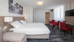 Comfortable Unit with Two Twin size beds