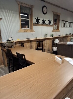 Bar (in der Unterkunft)