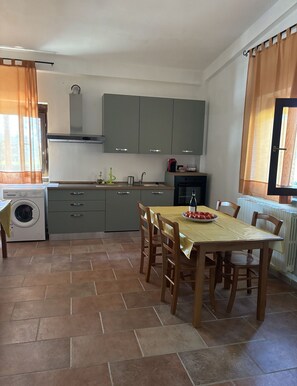 Autumn, Kitchen, Spring, Summer