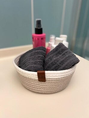 Bathroom amenities