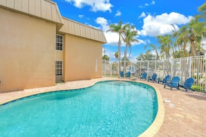 Shared heated pool, Siesta Key Village 2BR